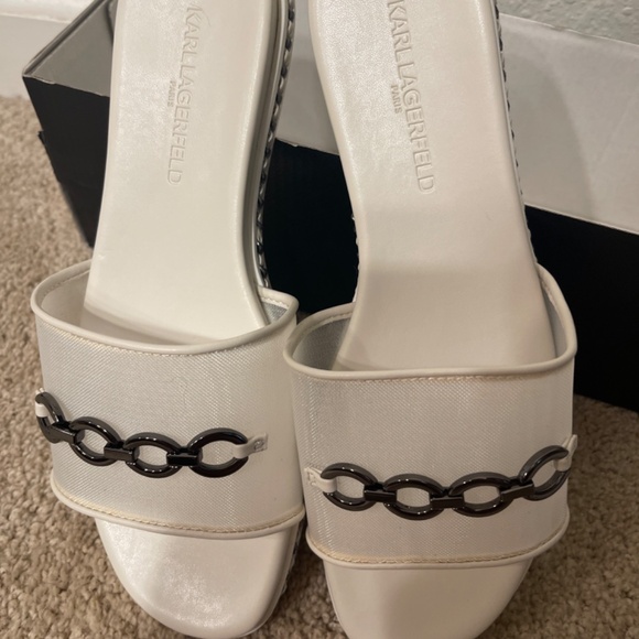 Sandals - Picture 3 of 5